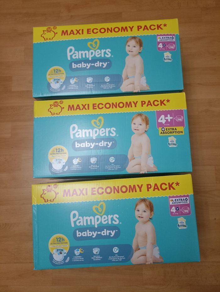 3 cartons de couches Pampers baby-dry T4+ taille 4+
