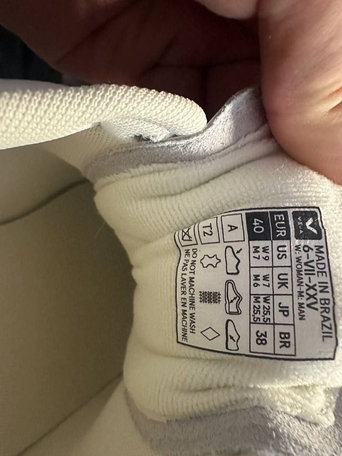 Veja chaussures basket taille 40 blanche et grise neuf - photo numéro 2