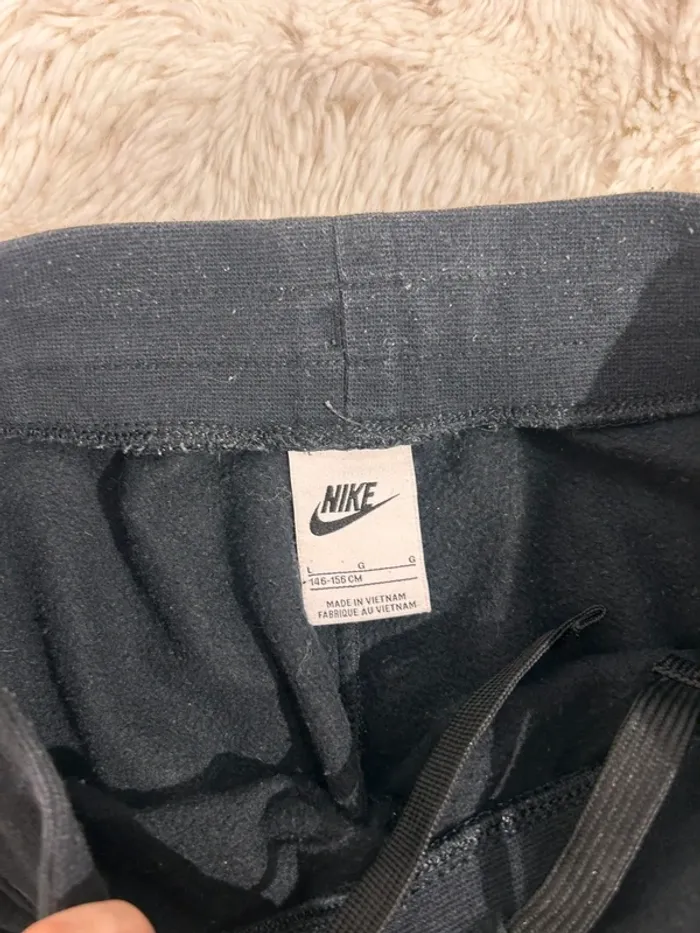 Jogging noir Nike 11/12 ans - photo numéro 3