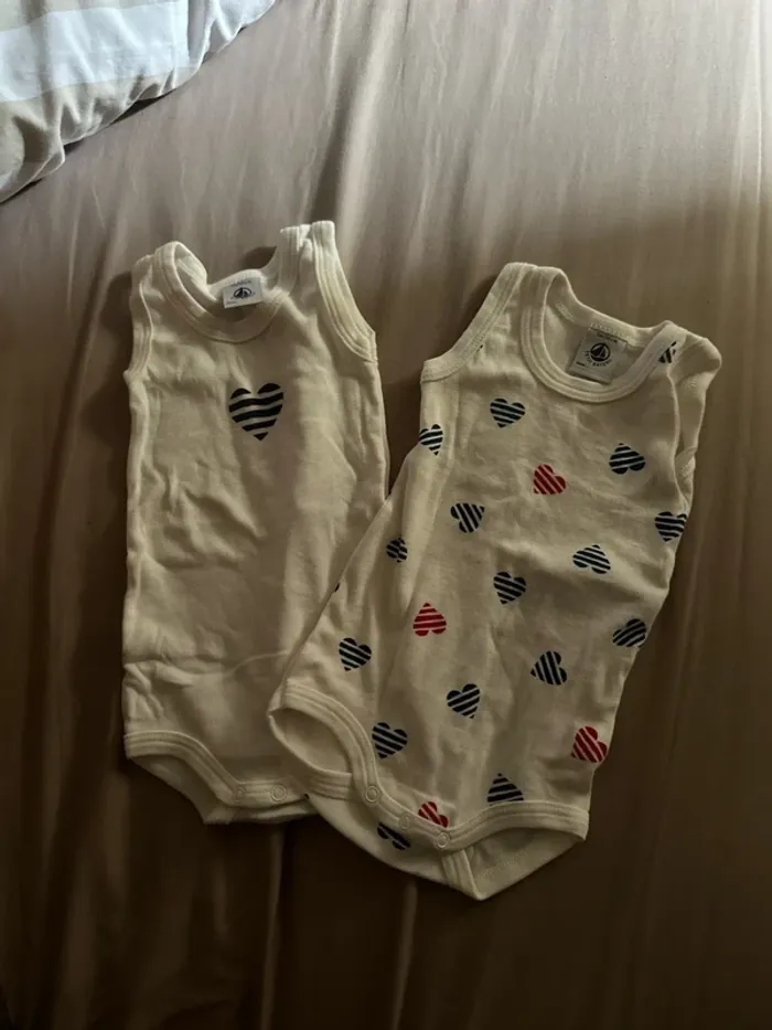 Lot de 2 bodys neufs - photo numéro 2