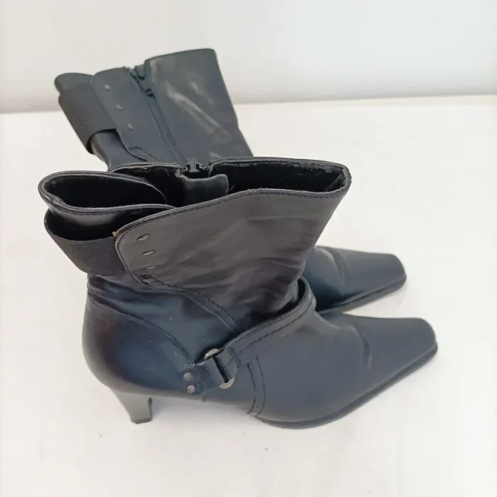 Bottines à talons noires bout carré en cuir verni vintage, style rétro taille 39 C042 - photo numéro 2