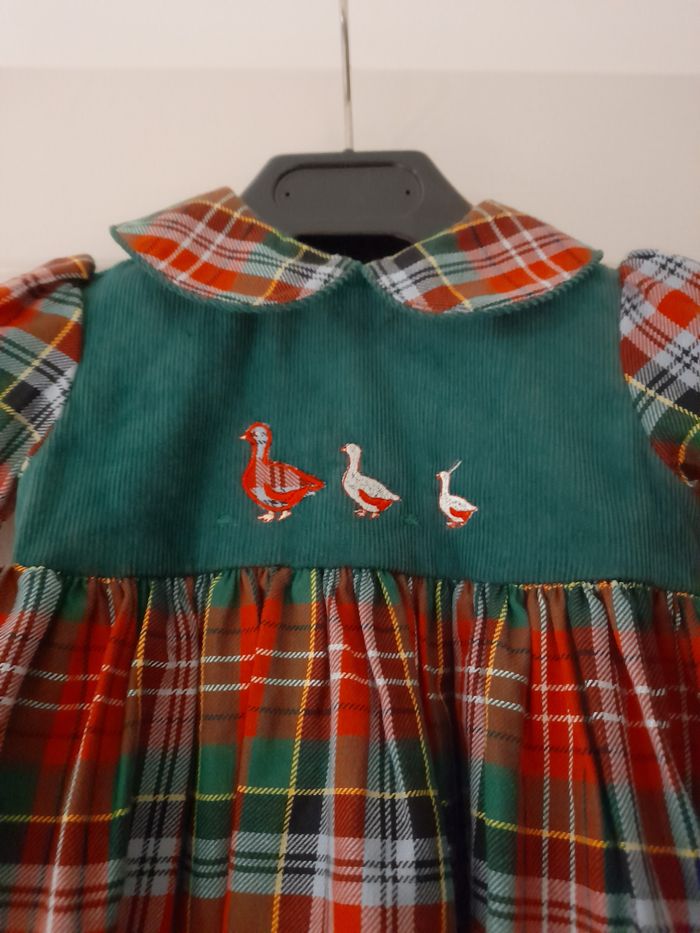 robe a carreaux rouge et verte Cyrillus taille 12 mois - photo numéro 2