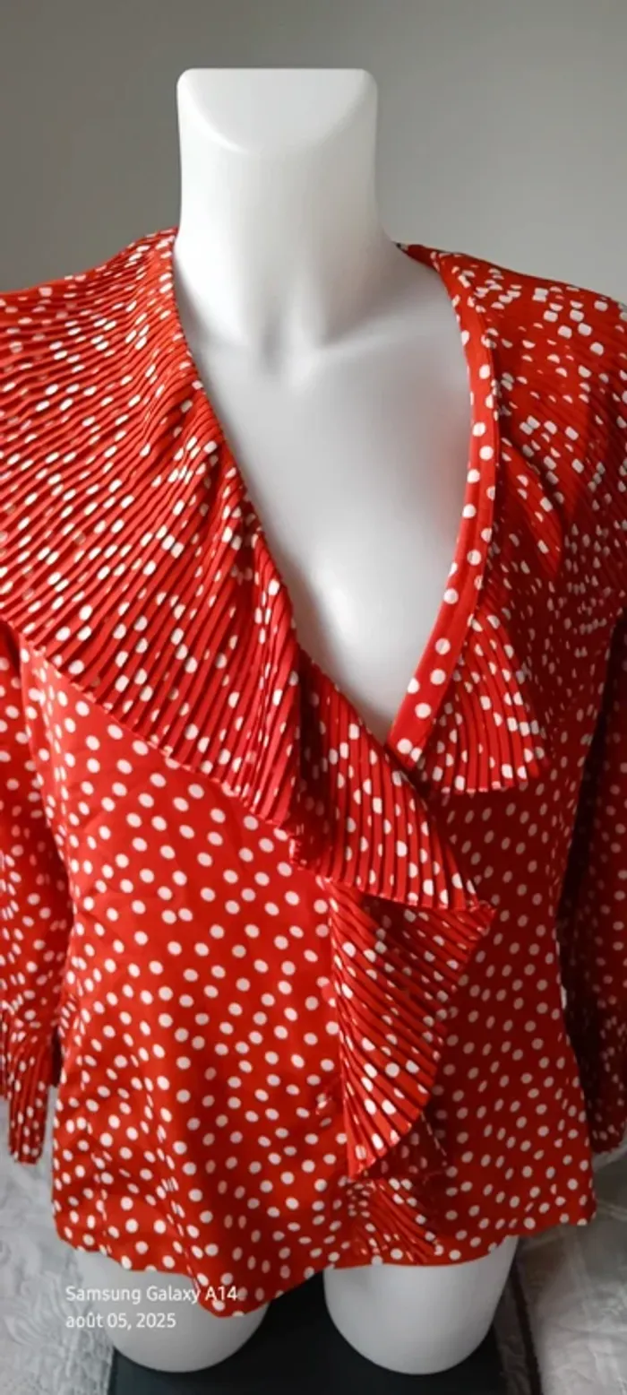 Blouse fluide à pois avec volants plissés manches longues pagodes rouge femme 40 flanelle Paris - photo numéro 9