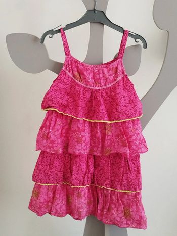 Jolie robe à bretelles fuschia fleurie Orchestra taille 8 ans