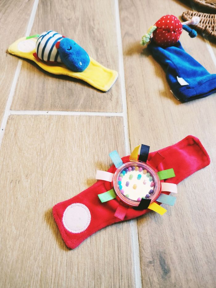 👣Lot de hochets sensoriels pour pieds et poignets bébés marque Oxybul - photo numéro 2