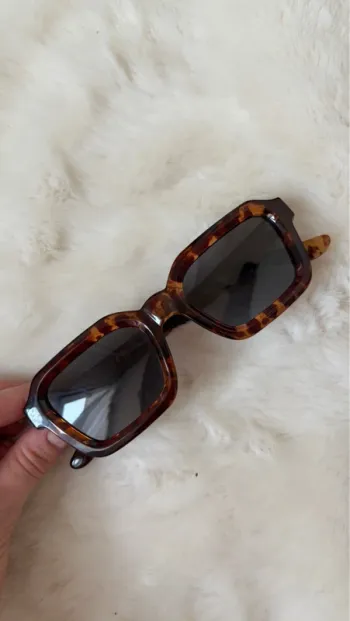 Lunettes de soleil marrons meller