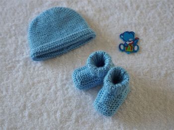 Ensemble bleu neuf pour petit prématuré 30/32 semaines : Bonnet + chaussons