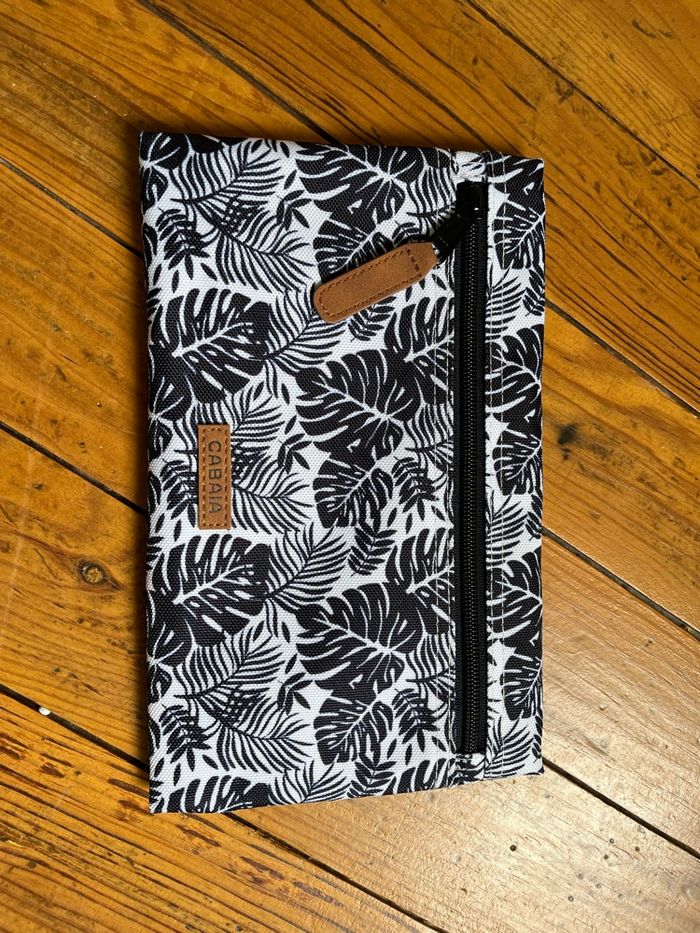 Pochette Cabaia