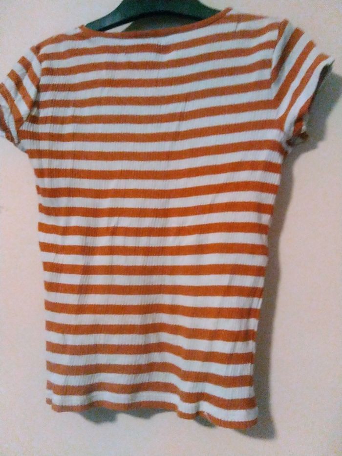T-shirt orange a rayure - photo numéro 2