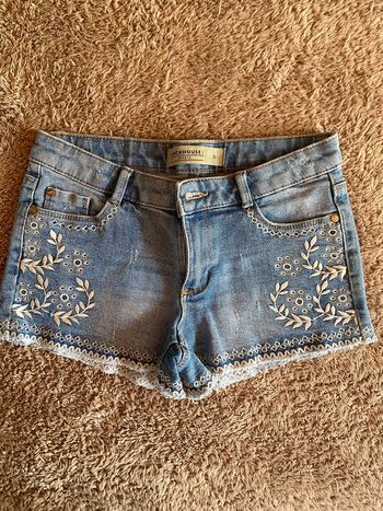 Short en jean brodé fleurs Clockhouse