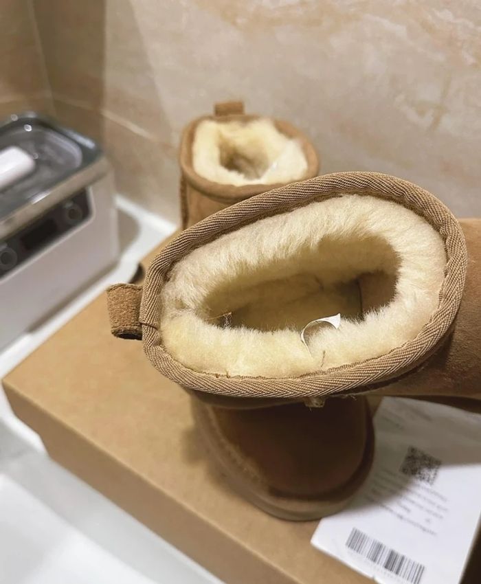 Bottes de neige Ugg mini Taille 38 - photo numéro 4