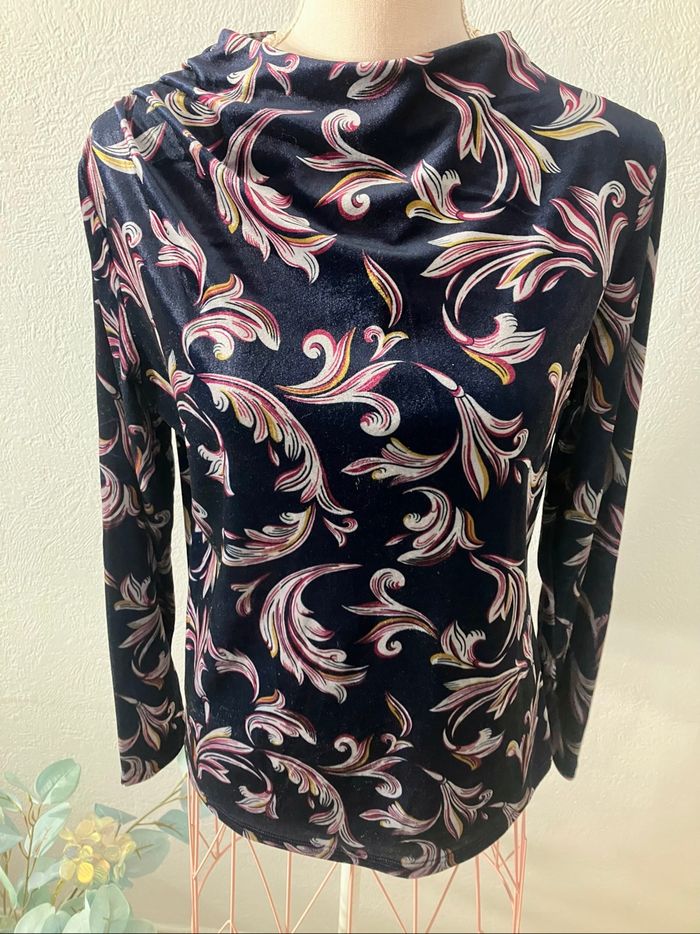 Joli haut bleu marine à motifs - photo numéro 6