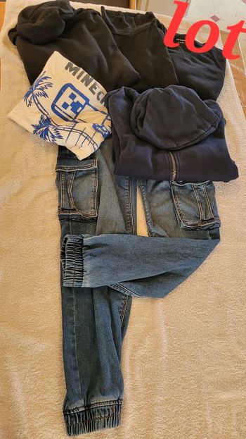 Lot garçon 11/12 jean/sweats/pull /Veste/
tee-shirt