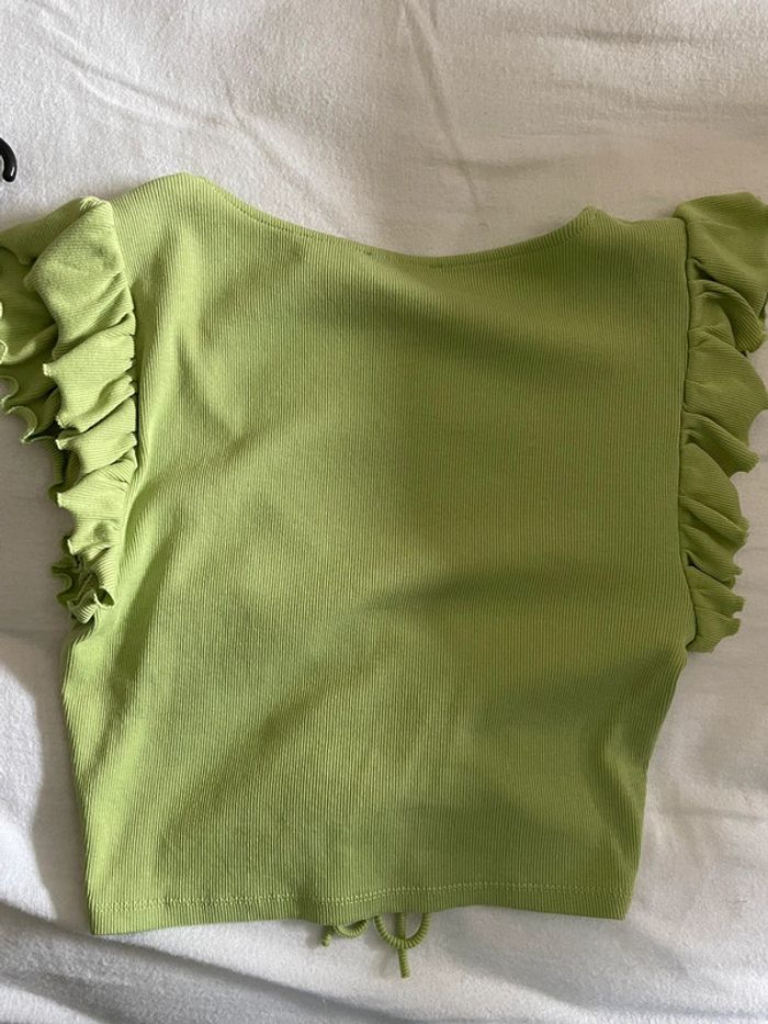 Crop top vert à volants - photo numéro 3
