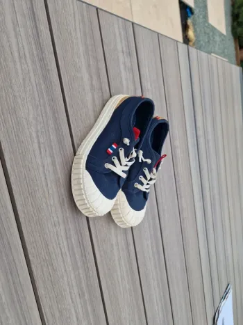 Chaussure style basket habillé Taille 30