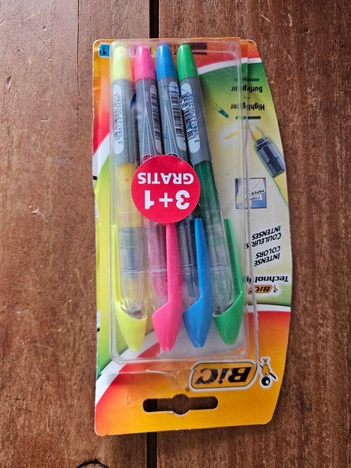 Fournitures scolaires - photo numéro 2