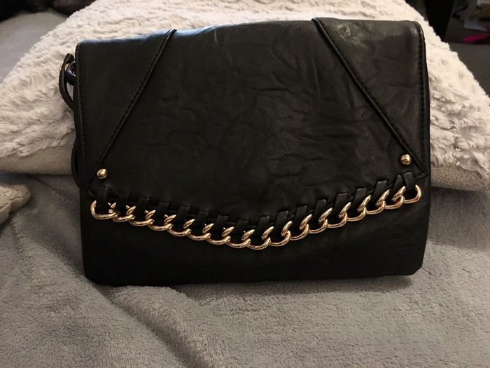 Pochette noir chaîne