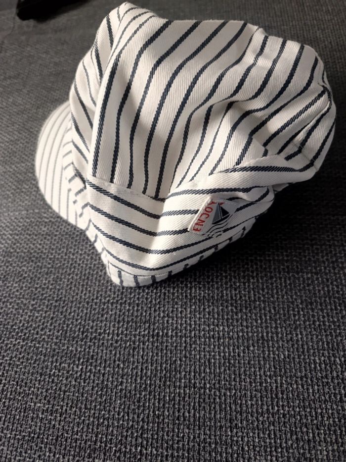 Casquette rayé Kiabi t47 tbe - photo numéro 2