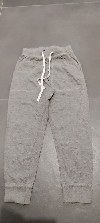 Pantalon jogging 8 ans 1€