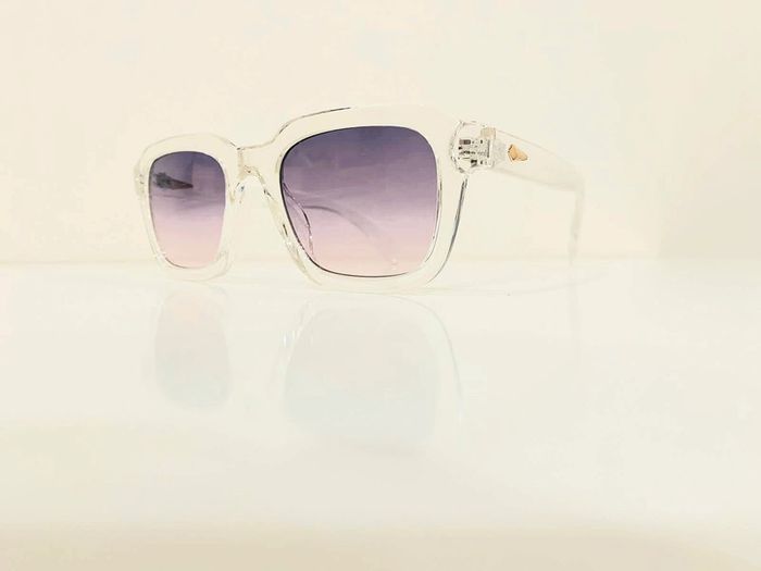 Lunette de soleil transparente mixte verres violet dégradés uvprotection taille moyenne - photo numéro 3