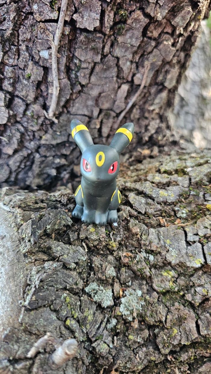 Super figurine Pokemon Nintendo finger puppet noctali