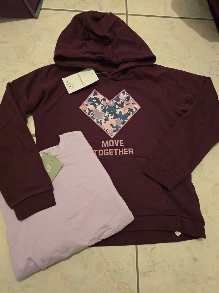 NEUFS (non portés)🏷🏷🤩😍🥰 superbes  sweat et teeshirt ml 10 ans fille 🩷🩷🩷🤩 - photo numéro 2