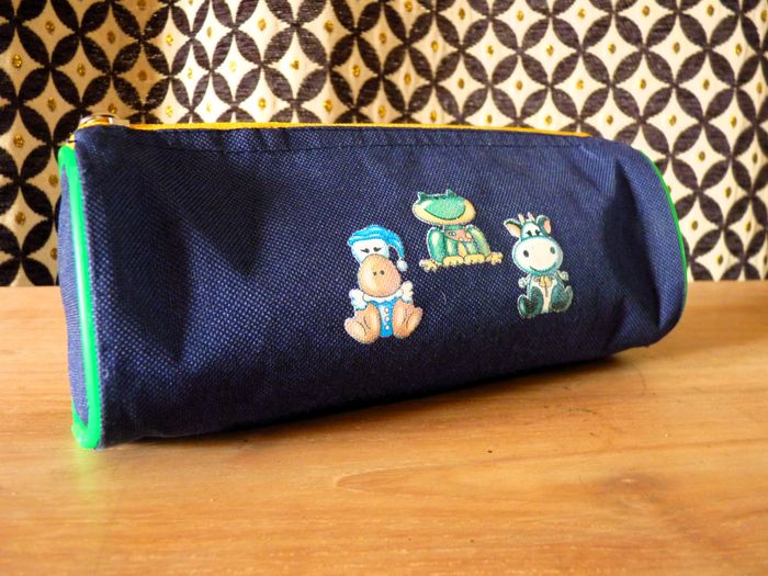 Lot trousses enfant fournitures scolaires crayons, feutre, dessin pochette TBE - photo numéro 5