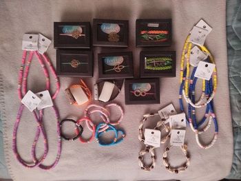 Lot bijoux neuf pour revendeur