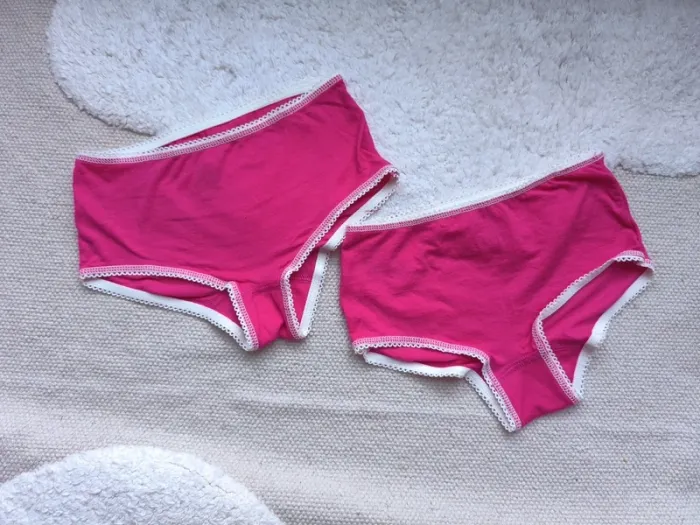 👧 Lot de 2 culottes Petit Bateau – Taille 2 ans (Neuf) 🌸
