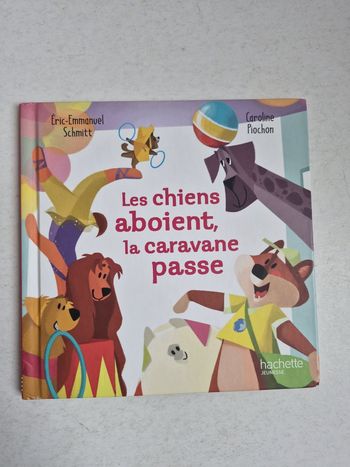 Les chiens aboient, la caravane passe