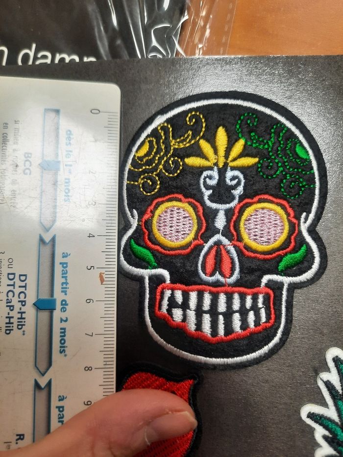 Déco ecusson brodé patch fer à repasser tête de mord décorer environs 8.5cm