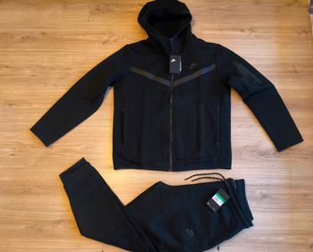 Ensemble Nike Tech