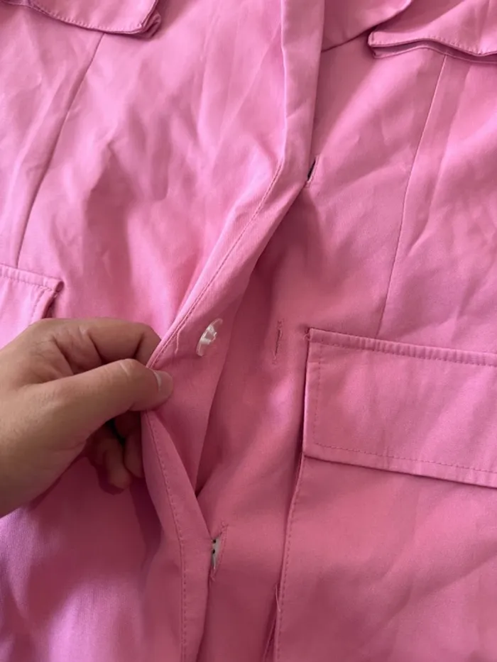 Long blazer rose Missguided taille 38, très bon état il manque la ceinture, 80cm longueur - photo numéro 4