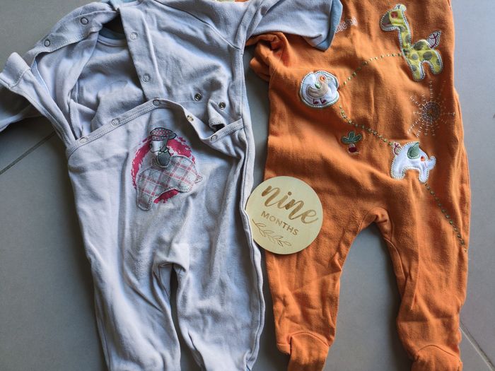 Lot 2 pyjamas 9 mois - photo numéro 2