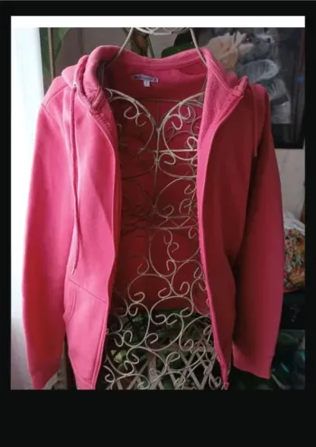 Veste a capuche taille S