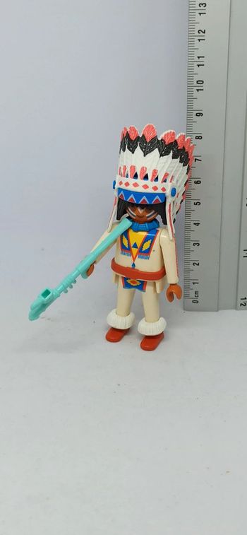 Homme indien chef avec grande coiffe et accessoire bleu playmobil