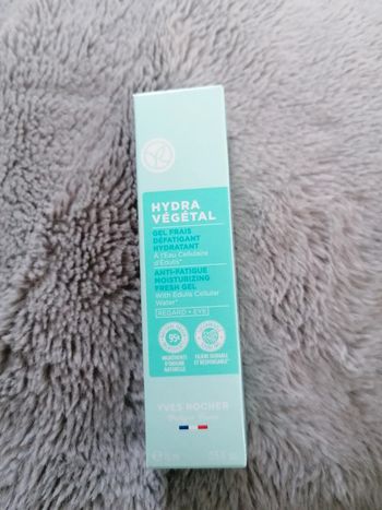 Gel frais défatigant et hydratant regard