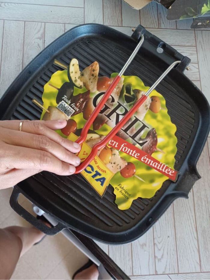 Grill invicta en fonte émaillé - photo numéro 2