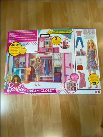 Barbie dressing de luxe coffret valise neuf