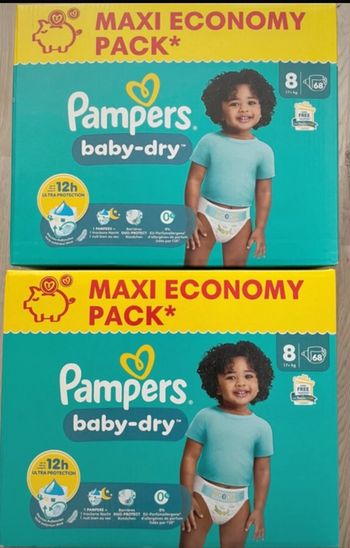 2 cartons de couches Pampers taille 8