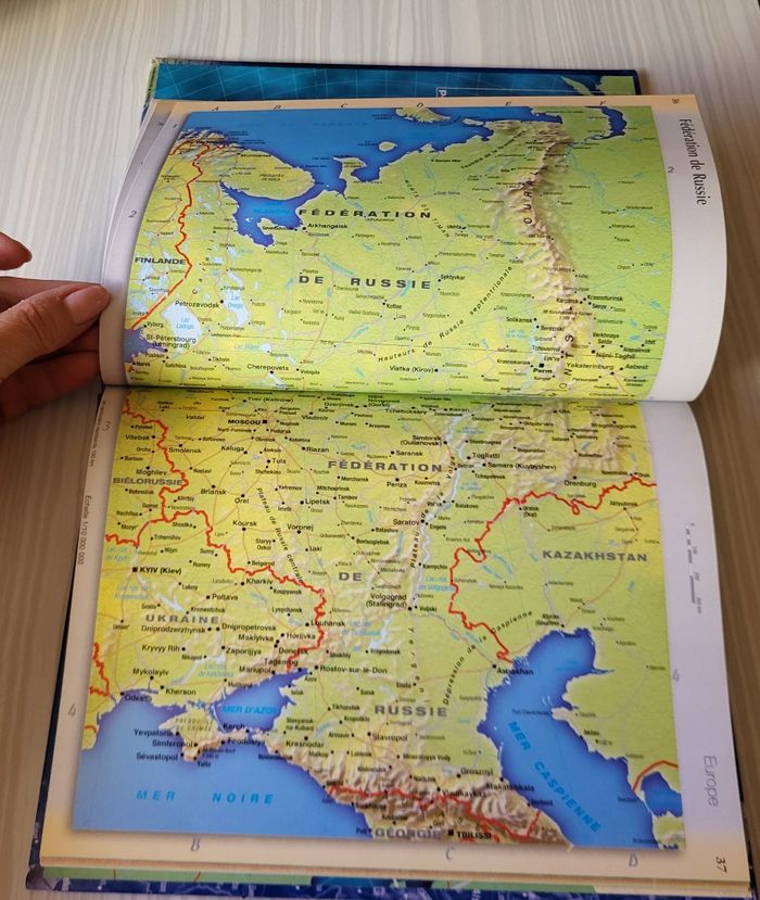 Nouvel Atlas mondial de France Loisirs en excellent état - photo numéro 8