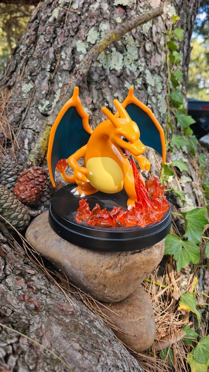 Super magnifique figurine Pokemon Nintendo Dracaufeu