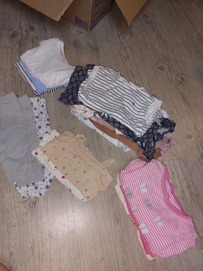 Lots vêtements 6 mois - photo numéro 4