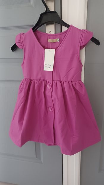 Robe fille 4 ans neuf s&g fushia rose matière cuir polyester sans manche