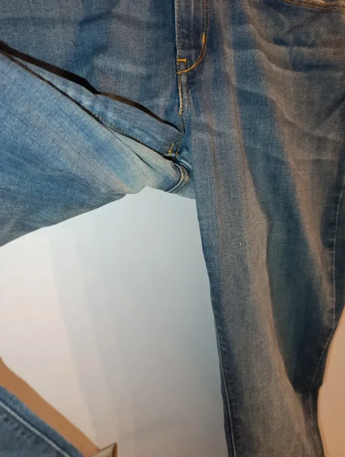 Jean Levi's taille 33 femme demi curve - photo numéro 3
