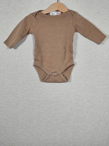 Bodie manche longue zara 6-9 mois 74 cm 