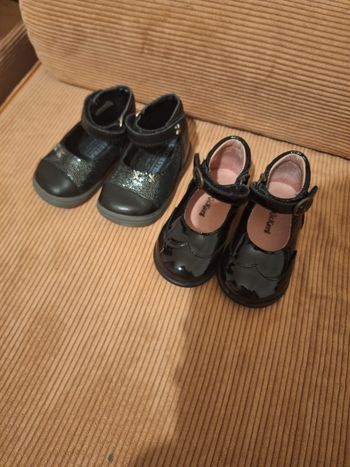 Lot Chaussures habillé ballerines bébé fille taille 18-19 
