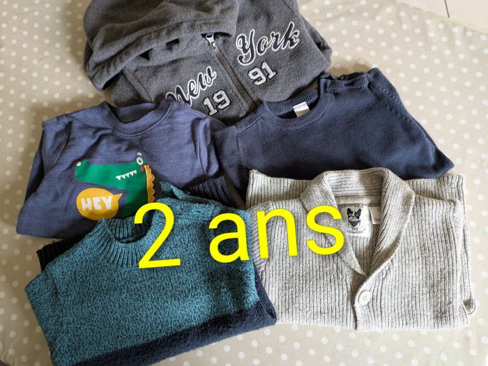 Lot de 5 pulls sweats 2 ans garçon