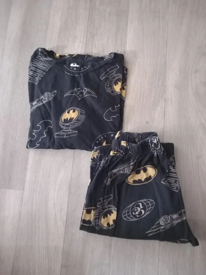 Pyjama garçon Batman noir et jaune – 9/10 ans