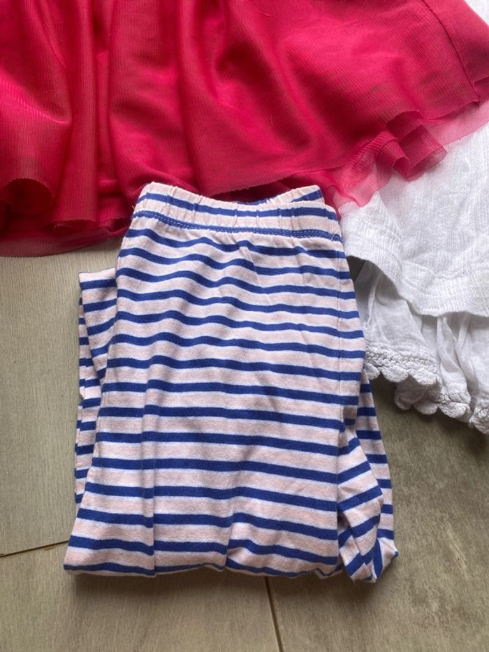 Vêtements, taille cinq - photo numéro 2